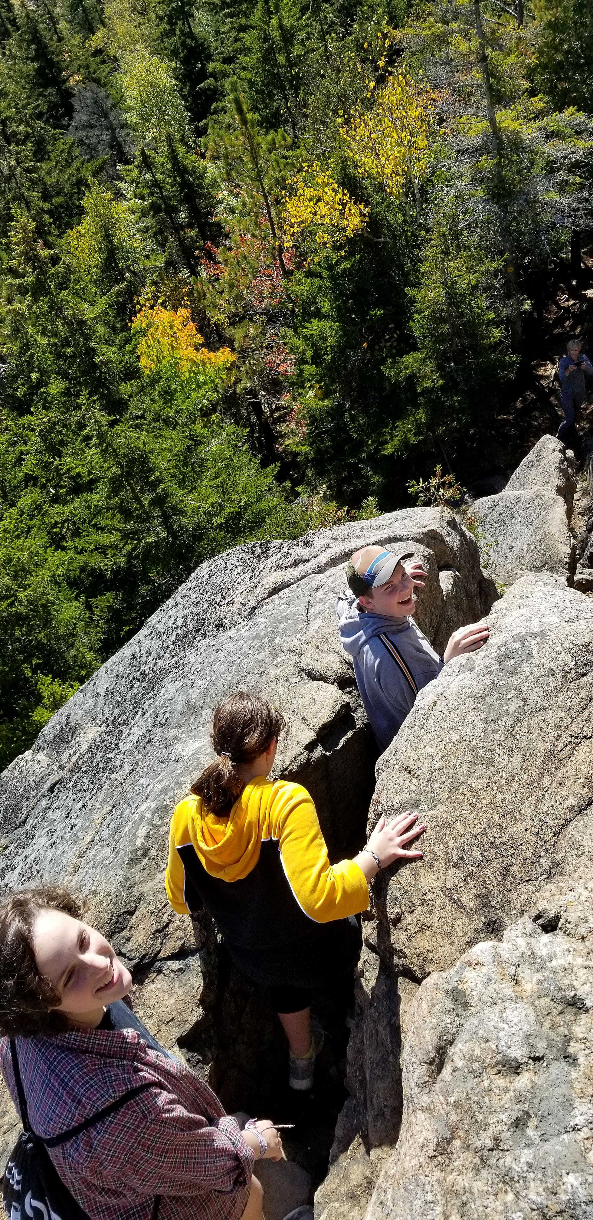 The Catamount Chimney, a narrow and steep passage where all the summit traffic funnels through. Here we are on the way down.